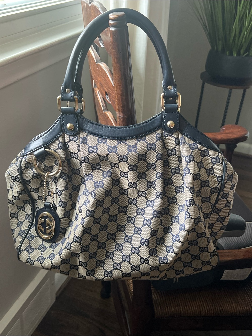 Gucci Beige and Blue GG Canvas Shoulder Bag with Navy Trim : sukey